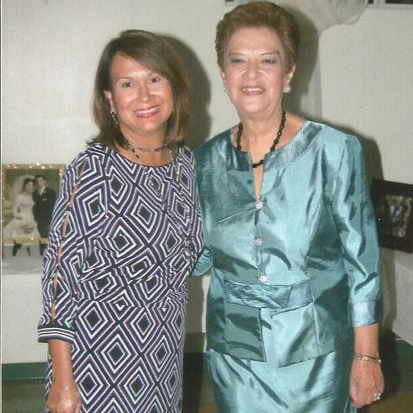 Meet your Posher, Laura - Picture 1 of 1